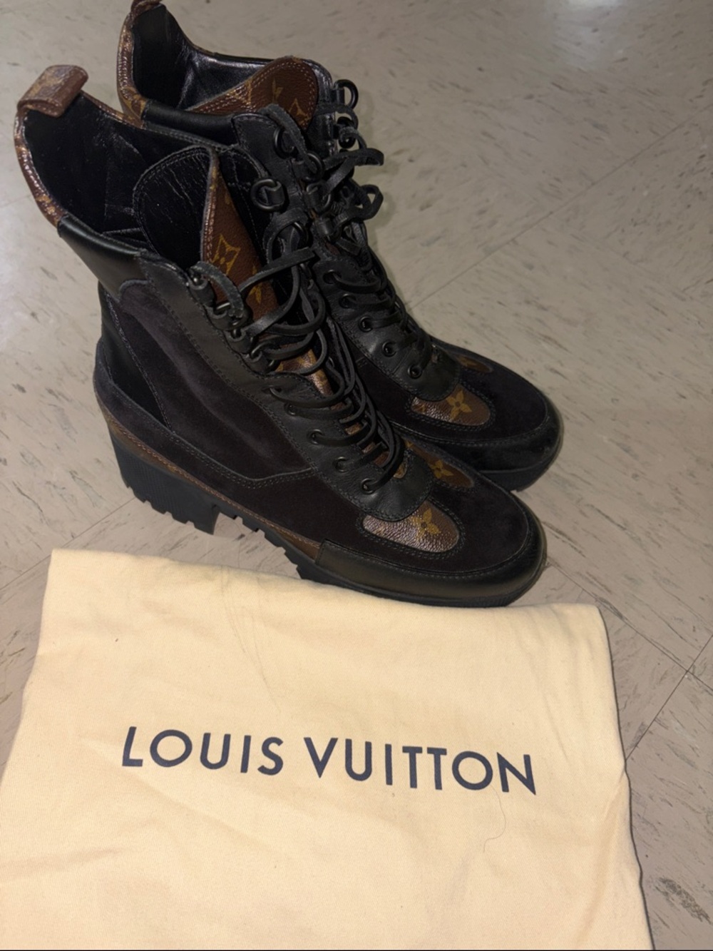 Platform Desert Louis Vuitton Black & Brown Monogram Lace-Up Boots - Picture 7 of 7